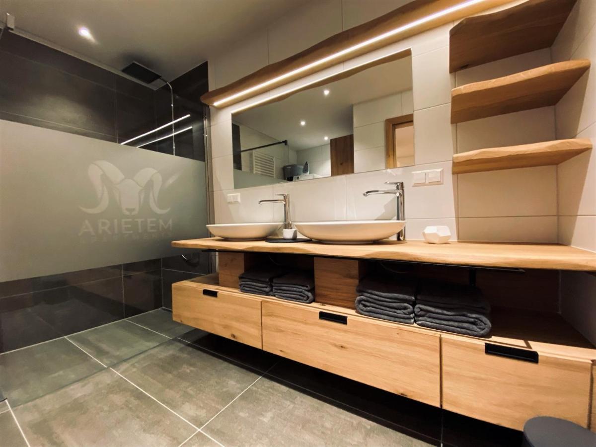 Arietem-Apartment - By Mynests Grobming Luaran gambar